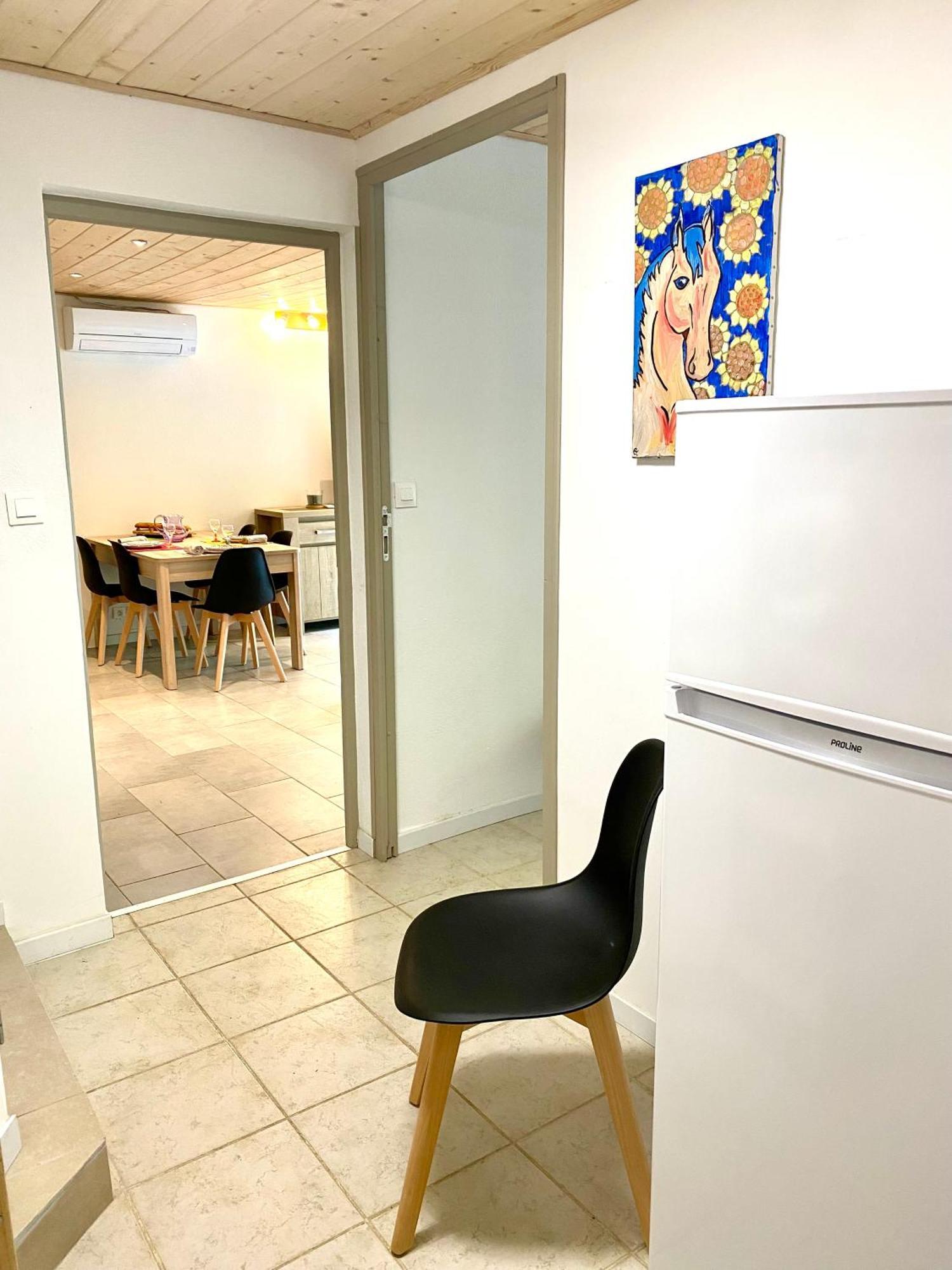 Le Gite Des Poiriers Uzes Bagian luar foto